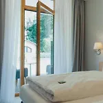 Parkhotel Iv Jahreszeiten Hotell 4*