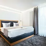 Hotell Parkhotel Iv Jahreszeiten 4*