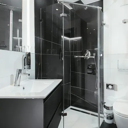 Edison Hotel 4*