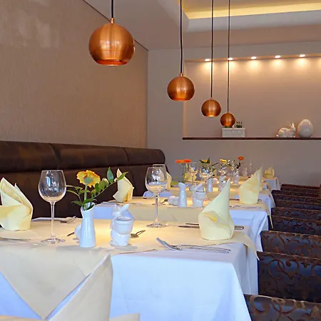 فندق Parkhotel Iv Jahreszeiten