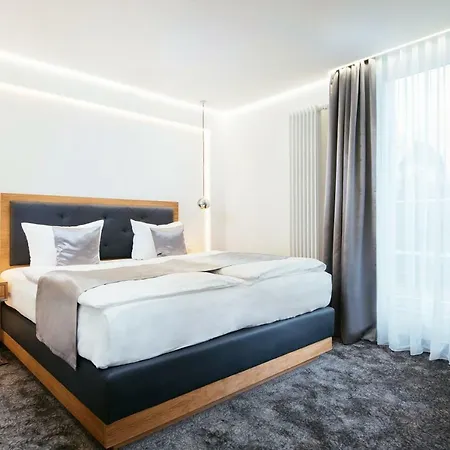 酒店 Parkhotel Iv Jahreszeiten 4*